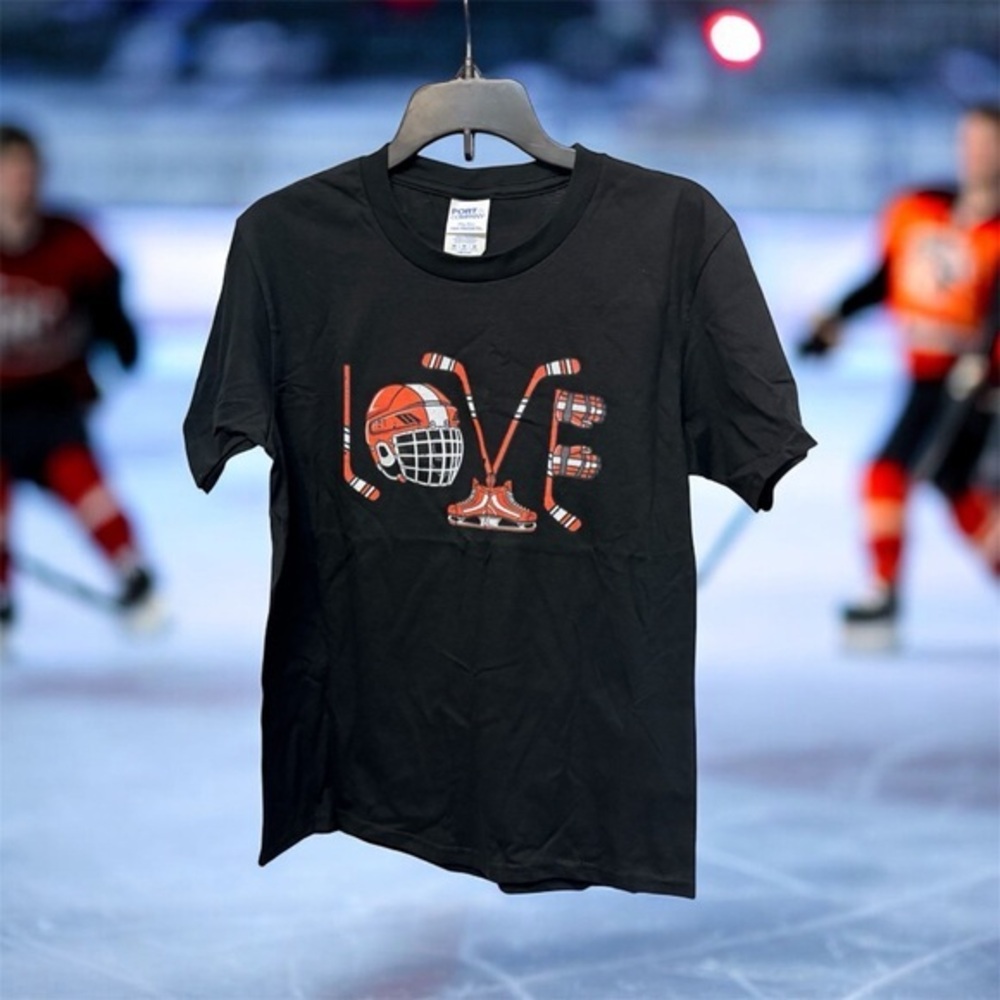 NWT Hockey Love T-Shirt Kids  Size Medium